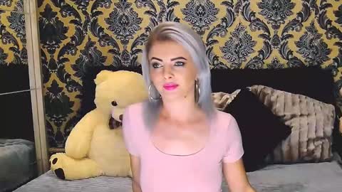 Snapshot of alyblonde chatting on 6, 2, 2025 aly online show from 6, 2, 2025