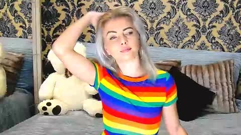 Snapshot of alyblonde chatting on 20, 2, 2025 aly online show from 20, 2, 2025