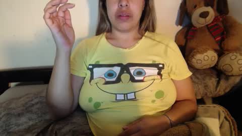 Snapshot of alynfoxx chatting on 4, 3, 2025 Alyn Maria online show from 4, 3, 2025