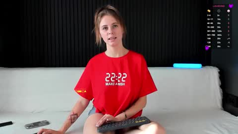 Snapshot of alyona_24 chatting on 23, 10, 2025 Alena online show from 23, 10, 2025