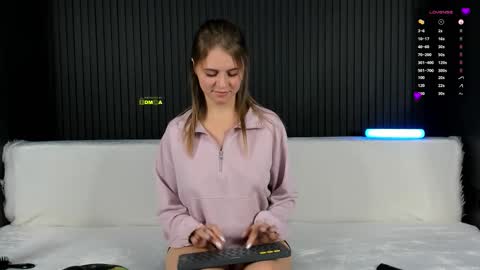 Snapshot of alyona_24 chatting on 27, 10, 2025 Alena online show from 27, 10, 2025