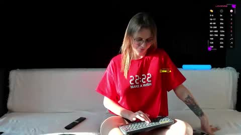 Snapshot of alyona_24 chatting on 24, 11, 2025 Alena online show from 24, 11, 2025