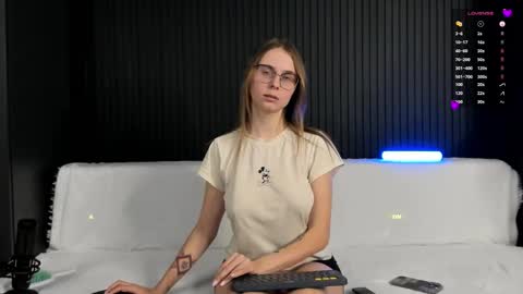 Snapshot of alyona_24 chatting on 2, 12, 2025 Alena online show from 2, 12, 2025