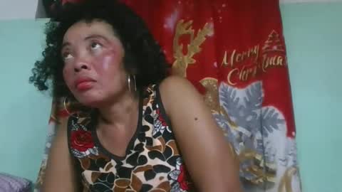 Snapshot of alypierette chatting on 28, 11, 2025 alypierette online show from 28, 11, 2025