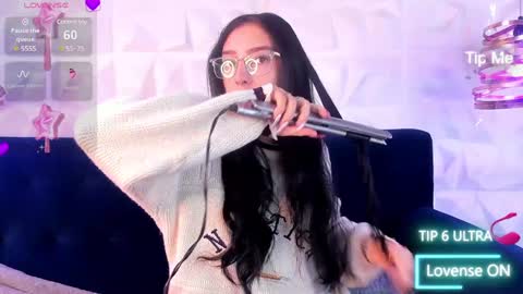 Snapshot of alys_molly chatting on 9, 1, 2025 sopie online show from 9, 1, 2025