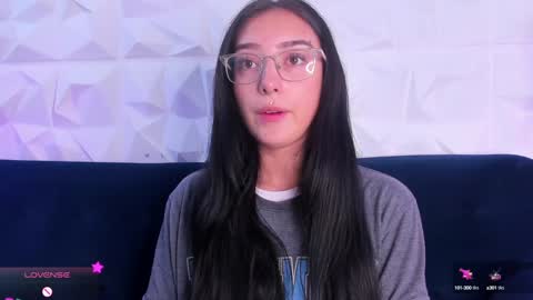 Snapshot of alys_molly chatting on 3, 2, 2025 sopie online show from 3, 2, 2025