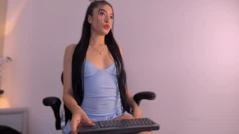 Snapshot of alysslender chatting on 18, 12, 2025 Alys online show from 18, 12, 2025