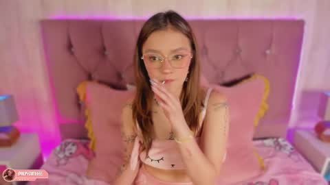 Alyy online show from 13, 4, 2026