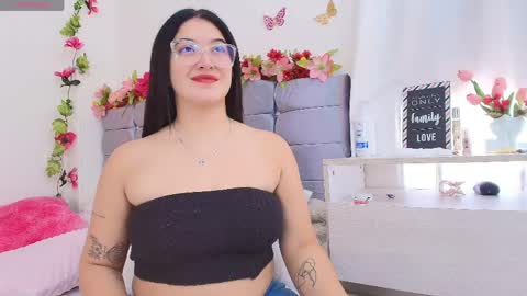 Snapshot of amabella_w chatting on 30, 4, 2026 Isabella online show from 30, 4, 2026