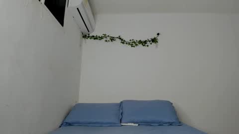 Snapshot of amaia_baez chatting on 25, 10, 2025 AMAIA online show from 25, 10, 2025