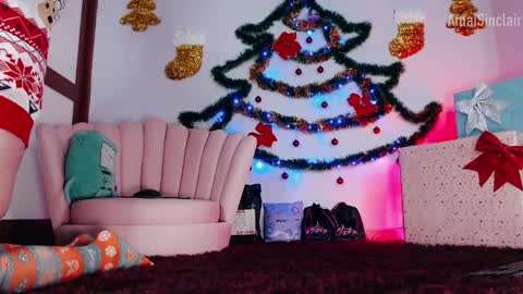 Amai  Sinclair  online show from 24, 12, 2024