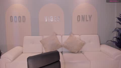 Amalia cruss online show from 14, 11, 2025