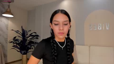 Amalia cruss online show from 13, 12, 2025