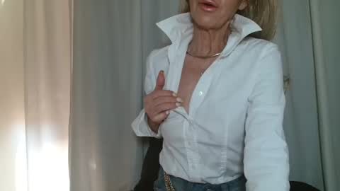 Snapshot of amanda0803 chatting on 21, 2, 2025 Angel or Demon online show from 21, 2, 2025