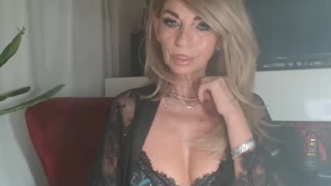 Snapshot of amanda0803 chatting on 23, 9, 2025 Angel or Demon online show from 23, 9, 2025