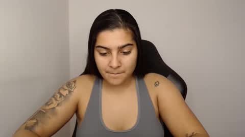 The queen of the biceps  online show from 13, 12, 2024