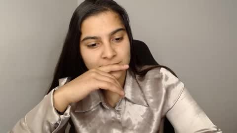 The queen of the biceps  online show from 24, 1, 2025