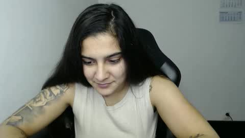 The queen of the biceps  online show from 5, 2, 2026