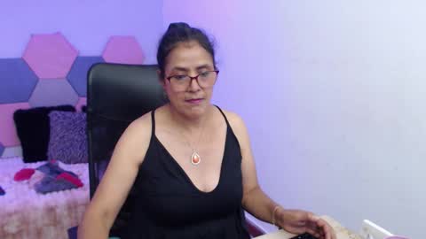 Snapshot of amandapeet chatting on 10, 11, 2025 amandapeet online show from 10, 11, 2025