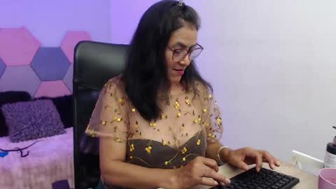 Snapshot of amandapeet chatting on 26, 11, 2025 amandapeet online show from 26, 11, 2025