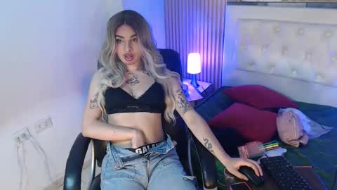 Snapshot of amapola_hs chatting on 14, 10, 2025 amapola_hs online show from 14, 10, 2025