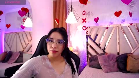 Snapshot of amara_davis1 chatting on 28, 4, 2026 amara_davis1 online show from 28, 4, 2026