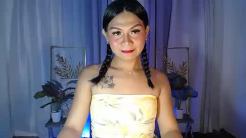Snapshot of amara_lavelle chatting on 22, 10, 2025 AMARAA online show from 22, 10, 2025