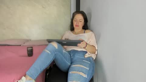 Snapshot of amara_luxe chatting on 25, 11, 2025 amara_luxe online show from 25, 11, 2025