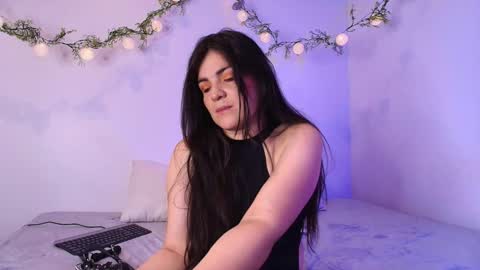 Amara Vega  online show from 11, 1, 2026