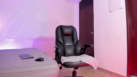 Snapshot of amaralewis chatting on 8, 5, 2026 AMARA online show from 8, 5, 2026