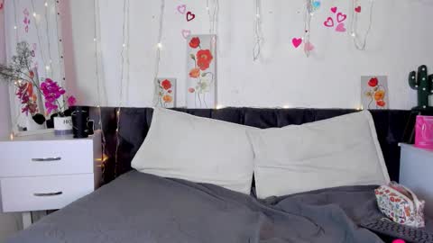 AmaraMoon  online show from 5, 11, 2025