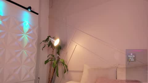    online show from 28, 3, 2026