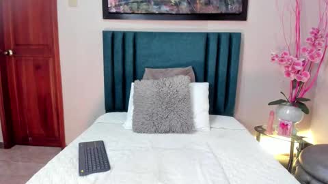 Amara Yasbel online show from 18, 10, 2025