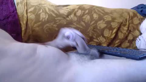 amazingcuteboy845 online show from 19, 5, 2026