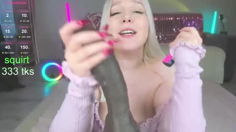Snapshot of amazongirls chatting on 10, 2, 2025 Im Mandy and I love to play in public and do crazy in PVT online show from 10, 2, 2025