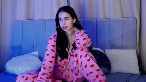 Snapshot of amazongoddess_ chatting on 6, 3, 2025 Amazon online show from 6, 3, 2025