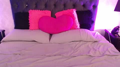 Ambar Jones online show from 25, 2, 2025