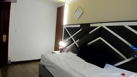 Ambar Ross online show from 5, 2, 2026