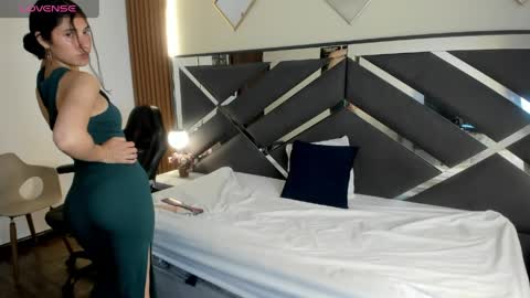 Ambar Ross online show from 9, 4, 2026