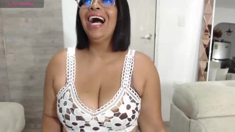 Snapshot of ambarsofhia chatting on 5, 6, 2026 Amber Sofhia online show from 5, 6, 2026