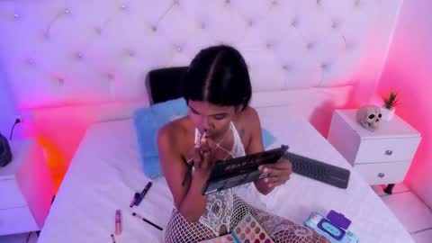 Snapshot of ambeer_fox_ chatting on 14, 10, 2025 Amber online show from 14, 10, 2025