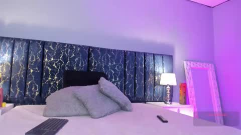 Snapshot of ambeer_fox_ chatting on 15, 11, 2025 Amber online show from 15, 11, 2025