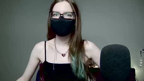 Amber non-nude model online show from 24, 11, 2025