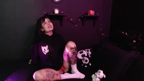 Snapshot of amber_rouss chatting on 10, 10, 2025 ROUSS online show from 10, 10, 2025