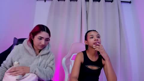 Amber Baker  online show from 25, 1, 2025