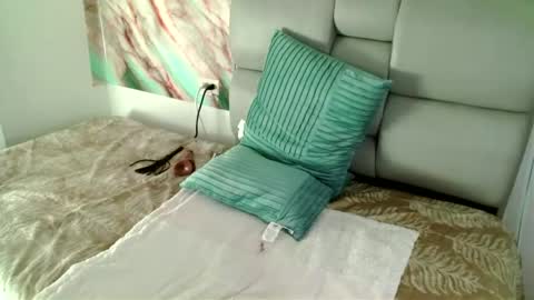 Amber Jeong online show from 9, 3, 2025