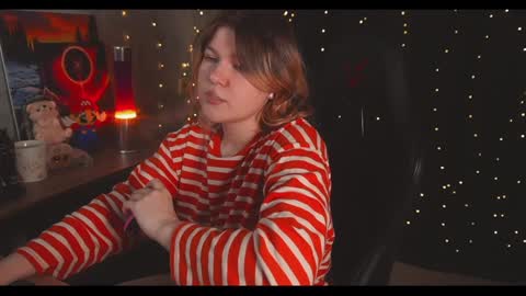 Snapshot of amberlyyy chatting on 12, 1, 2025 my name is Sonya but you can call me your favorite girl 3 online show from 12, 1, 2025