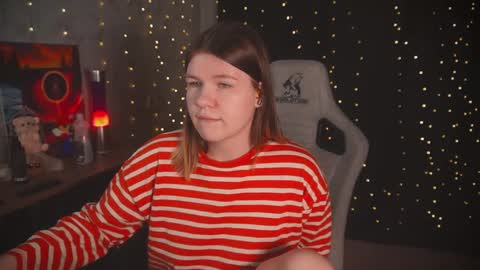 Snapshot of amberlyyy chatting on 28, 10, 2025 my name is Sonya but you can call me your favorite girl 3 online show from 28, 10, 2025