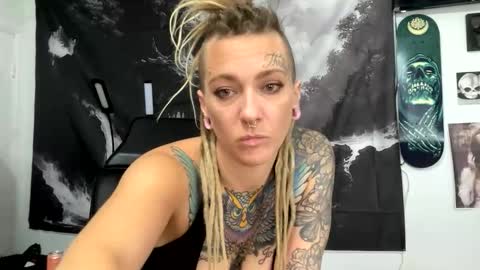 Amberneddie online show from 15, 11, 2025