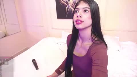 Snapshot of ambersfoxx chatting on 14, 11, 2025 ambers online show from 14, 11, 2025